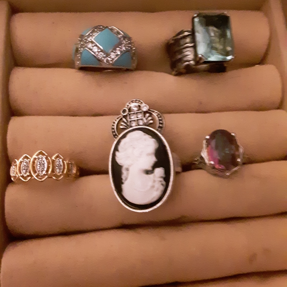 Womens Costume Jewlery